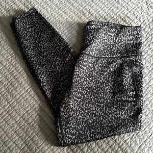 All in Motion Leopard Print Leggings L